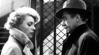 La película se convirtió en un éxito en Francia y en todo el mundo, inspirando a películas posteriores como Casta de malditos de Stanley Kubrick, filmada un año después