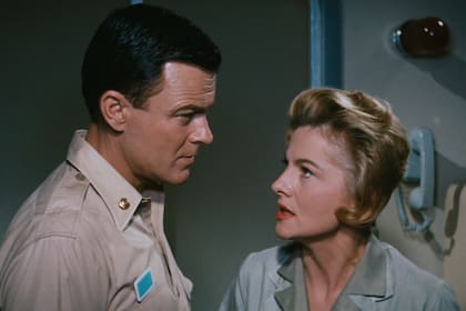 La película Viaje al fondo del mar se estrenó en 1961