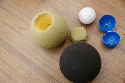 La pelota con municiones que generan sonidos