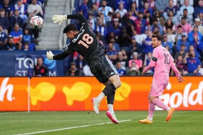 La pelota rebota en Lionel Messi y deja desairado al arquero Celentano; Inter Miami busca ante Cincinnati extender su racha positiva como visitante