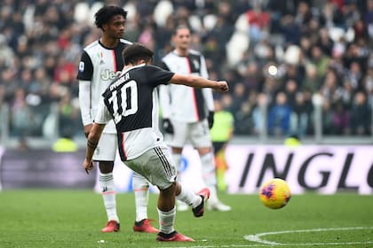 La pelota ya partió de la zurda de Paulo Dybala: será gol de Juventus