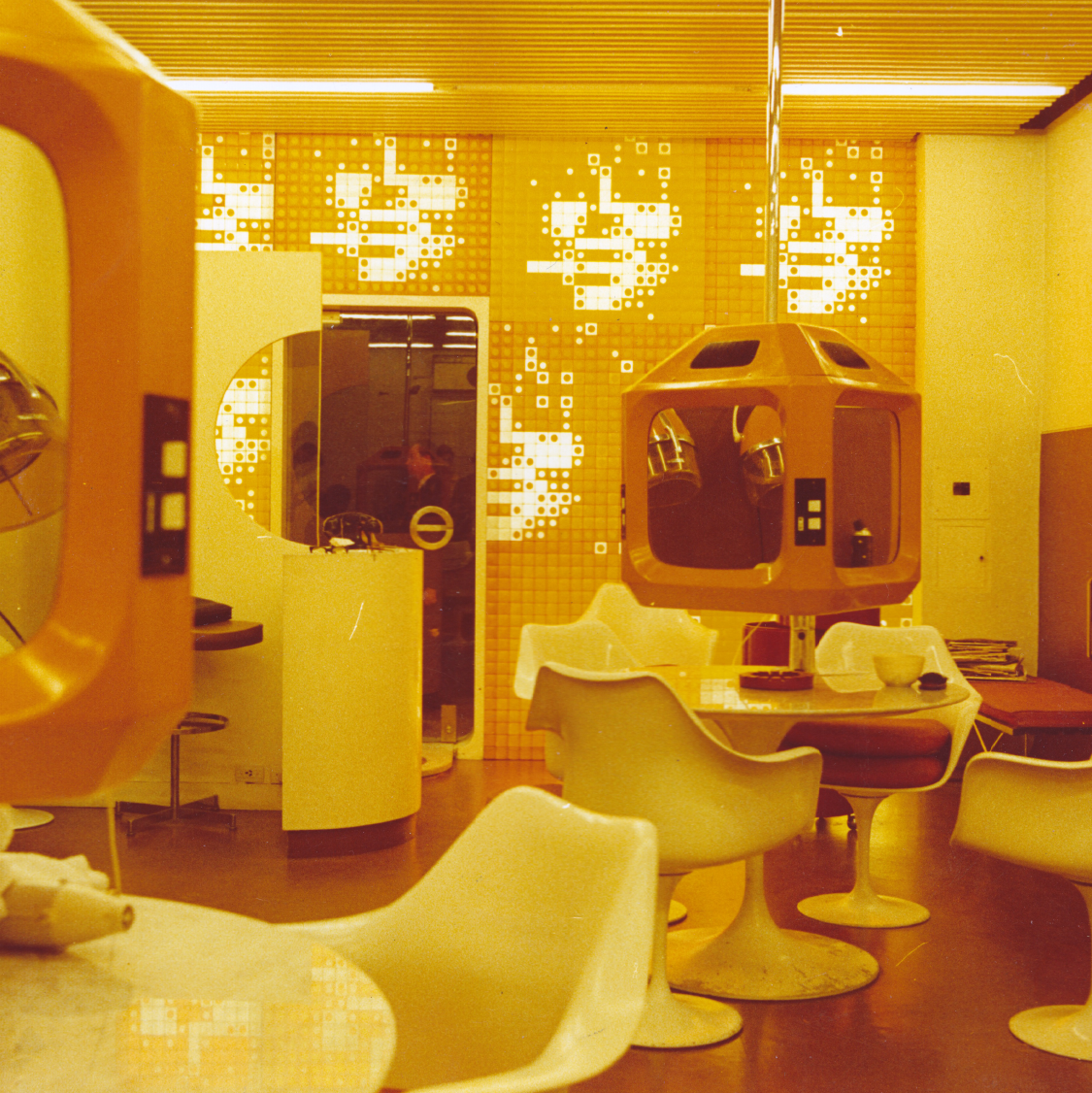 La peluquería Eros, que estaba sobre la avenida Callao en 1968, fue reconstruida para una muestra en el hall del Teatro San Martín