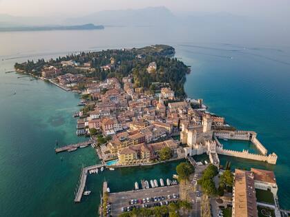 La península de Sirmione, sobre el lago de Garda