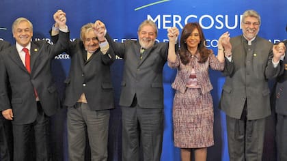 Los ex presidentes Sebastián Piñera (Chile), Pepe Mujica (Uruguay), Lula Da Silva (Brasil), Cristina Kirchner (Argentina) y Fernando Lugo (Paraguay)