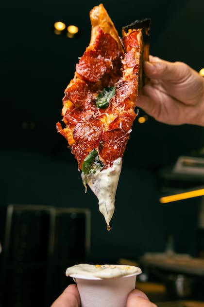 La "pepperoni" con salsa ranch, una de las favoritas de los clientes