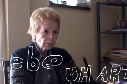 La escritora, recientemente fallecida, comparte su experiencia de lectora/autora en el documental