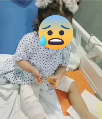 La pequeña Emma fue internada en un hospital