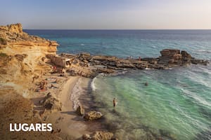 Dos pequeñas islas que conquistan con sus playas, su movida nocturna y una destacada cocina