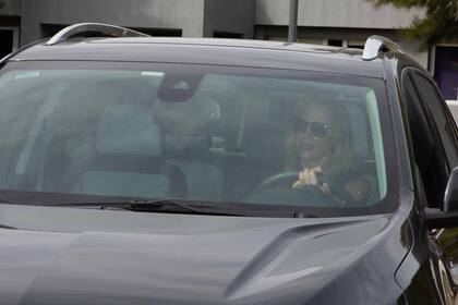 La periodista a la salida del canal donde trabaja de lunes a viernes a la mañana y a la noche.