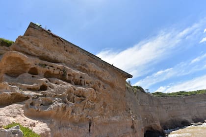 La periodista cayó desde 25 metros