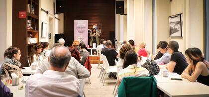 Especialista en literatura juvenil, Scherer habló de su propio aprendizaje en el contacto con booktubers, instagramers y jóvenes protagonistas de un cambio