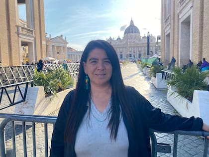 La periodista peruana Paola Ugaz, en el Vaticano