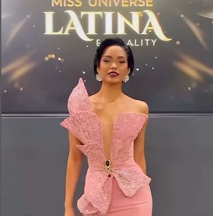 La peruana Andrea Bazarte sigue en la recta final del reality que se llevará a cabo este lunes 21 de julio (Instagram @andreabazarte)