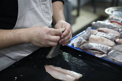 La pesca blanca está reemplazando al salmón en muchos platos