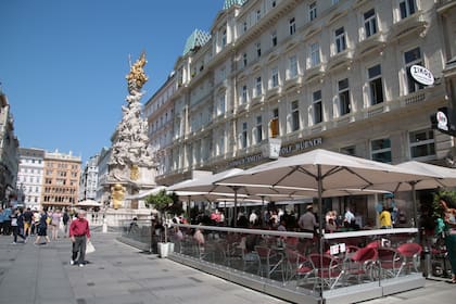 La Pestsäule, la Columna de la Peste del Graben de Viena, se levantó para recordar la Gran Peste de Viena de 1679, que dejó más de 100.000 muertos.