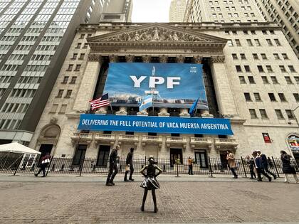 La petrolera YPF se revalorizó en US$931 millones a lo largo de la semana pasada