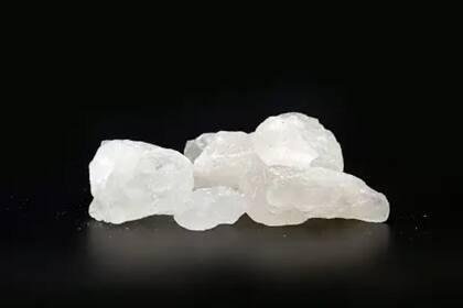 La piedra de alumbre es un mineral natural (Foto Unsplash)