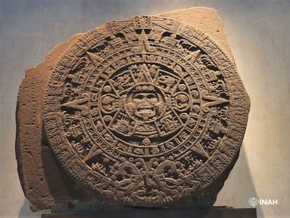 La Piedra del Sol es un símbolo de la cultura y la historia de México (INAH/Fabián González)
