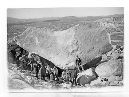 La piedra movediza de Tandil se cayó en 1912