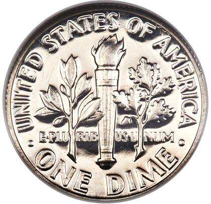 La pieza cuenta con una pegatina que le da un tono azul empolvado, lo que aumentó su precio en el mercado de subasta