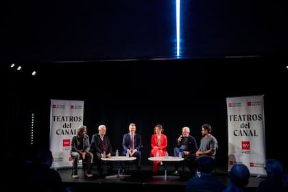 La pieza de teatro argentino se presenta en el marco de un programa de incentivo cultural desarrollado por el Ministerio de Cultura de la Ciudad de Buenos Aires llamado "Programaciones cruzadas: Madrid-Buenos Aires/Buenos Aires-Madrid"