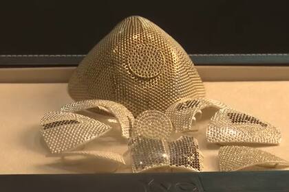 La pieza fue creada con oro de 18 kilates y 3600 diamantes