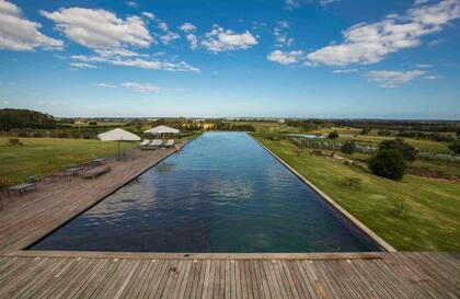 La piscina de Aguasverde en La Barra, Uruguay.