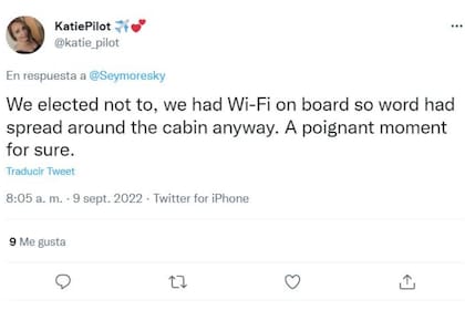 La piloto señaló que decidieron no dar al pasaje el mensaje de la muerte de la reina, porque en la cabina había wifi y muchos ya se habían enterado