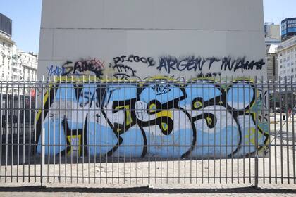 La pintada de Messi en la base del Obelisco