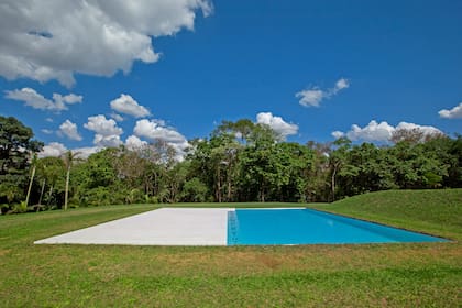 La Piscina del argentino Jorge Macchi en Inhotim, inspirada en una de sus acuarelas