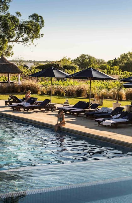 La piscina del Carmelo Resort Spa perteneciente a la Unbound Collection by Hyatt.