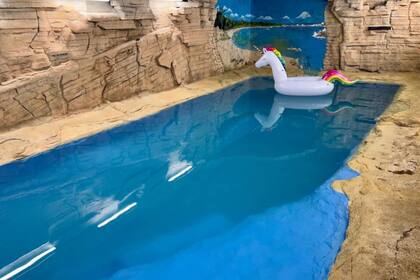 La piscina es uno de los atractivos de la mansión (Foto: Airbnb)