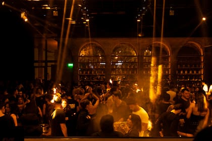 La pista de Archi, el boliche del restaurante Maro en la Costanera Norte