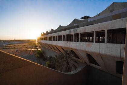 La pista de carreras de caballos.