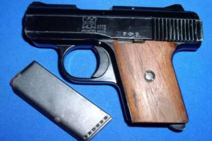 La pistola calibre .25 como la que tenía Otto Sanhuber la noche en que se produjo el homicidio de Fred Oesterreich