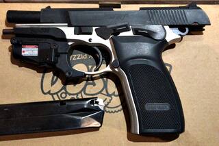 Ataque a Olivares y Yadón: el tirador habría usado una mira láser para no fallar