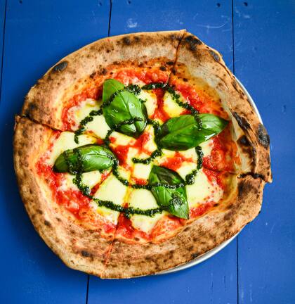 La pizza de Blu Napoletano, una obra de arte.