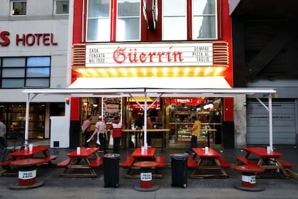 La pizzería Güerin es una de las más "destacadas" de Buenos Aires, según la IA 