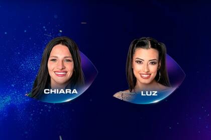 La placa del mano a mano entre Chiara y Luz.