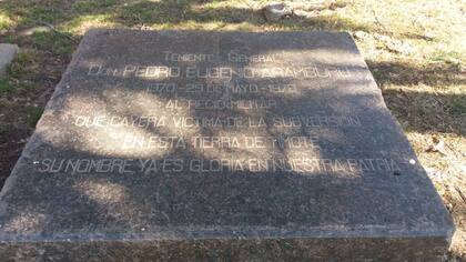 La placa que despertó una polémica: un homenaje a Aramburu promovido a finales de los 70