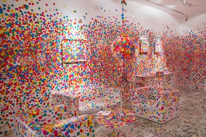 La planta baja del Malba, intervenida por el público en base a una propuesta de Kusama durante su muestra de 2013