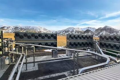 La planta DAC de Climeworks en Islandia consiste en ocho bloques colectores con una capacidad anual de captura de 500 toneladas cada uno