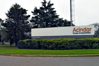 La planta de Acindar en Villa Constitución atraviesa un escenario de fuerte ajuste productivo y laboral, en línea con la caída de la actividad metalúrgica y la presión de las importaciones