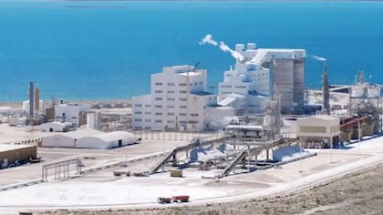 La planta de Alpat es la única productora de carbonato de sodio de América Latina y aporta cerca del 50% de la actividad económica de San Antonio Oeste