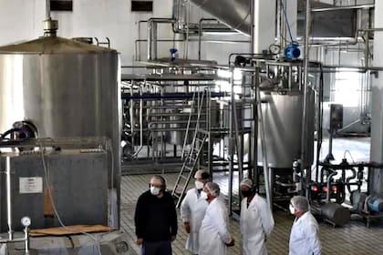 La planta de ARSA, en Lincoln; allegados dicen que el embargo perjudica a los trabajadores