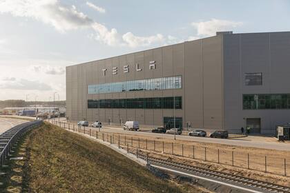 La planta de Tesla en Grünheide, cerca de Berlín (Katrin Streicher/The New York Times)