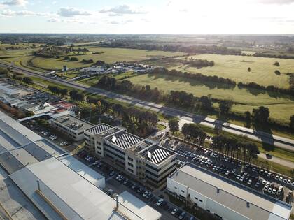 La planta de Toyota, que funciona a tres turnos diarios, no tiene producción esta mañana; recuperará el sábado