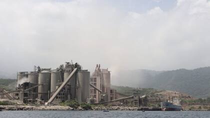 La planta debería contar con unos filtros que redujeran su efecto contaminante, pero están dañados y no cumplen su función