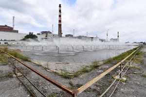 Cómo está la situación de la mayor central nuclear europea tras la destrucción de una represa en Ucrania