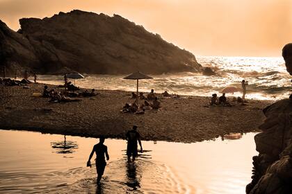 Icaria está a 265 kilómetros del Pireo y muy cerca de las costas turcas